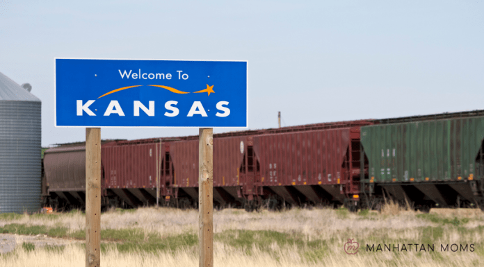 welcome to Kansas sign
